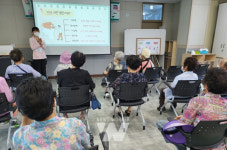 영암군, 찾아가는 치매예방교실 운영... 우리 마을 기억이 꽃피뇌