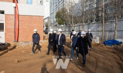 [포토] 이정선 광주교육감, 경양초등학교 공사현장 방문
