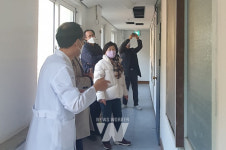 최미숙 도의원, 설 명절 맞아 섬 지역 의료현장 찾아 위문