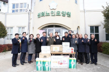 해남군의회, 설맞이 전통시장 장보기와 사회복지시설 위문 나서