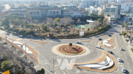 여수시의회 앞 로터리… 여문지구 랜드마크로 우뚝