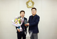 화순군의회 조세현 의원, 힐스테이트화순 주민들로부터 공로패 받아