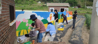 담양 가사문학면 경상마을 경로당, 벽화로 꽃단장
