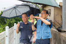 광양제철소, 광양시와 함께 태인동서 연합봉사 펼쳐... 집중호우 현장 · 주민 안전 점검까지