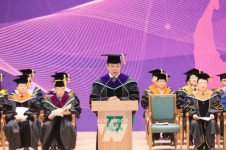 전남대, 2022학년도 후기 학위수여식 한계없는 도전을 응원합니다