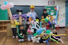 이정선 교육감, 1학기 늘봄학교 찾아 재능기부 나서