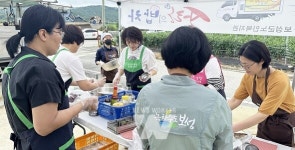 [포토] 보성읍, 동암경로당 찾아가는 경로식당 사랑의 밥차 운영