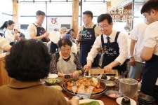 광산구 수완동 지사협, 돌봄·건강·복지 살피는 따뜻한 한끼 천원밥상 운영