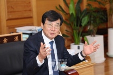 [신년사] 김 성 장흥군수,  2025년,변화와 혁신으로 노벨문학도시 장흥, 그 이상의 도약 이루겠다