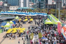 완도군, 장보고수산물·슬로걷기 축제... 11만 명 방문 지역 활력 UP