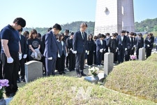 [포토] 광주 서구, 5·18민주묘지 참배