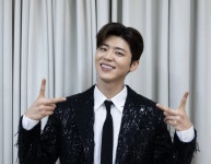박지현, 2026 케이 월드 드림 어워즈에서 2관왕 차지…정규 앨범으로 성장 중