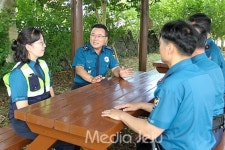 소통위해 시작한 현장 방문…떠나기 전 모두 만나 보람