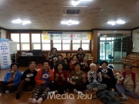 해오름뇌과학연구소, 어르신께 카내이션 만들기로  두뇌 교육 개최