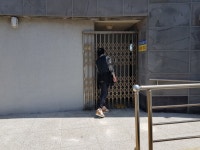 성산포항 종합 여객터미널 버스 정류장 앞 화장실 폐쇄로 지역 상가 불편