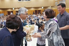 양윤경 서귀포시장 강정‧제2공항 주민 보듬어 안겠다