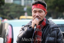 제주도청 현관 앞 계단에 등장한 레드카펫 왜?