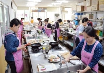 제주글로벌센터, 결혼이주여성 일자리 창출 한식조리사 자격증반 운영