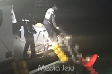 제주항 수협 위판장 앞 바다 추락 선원 구조