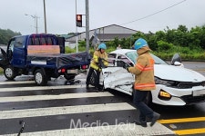 서귀포서 렌터카-트럭 충돌 5명 중경상