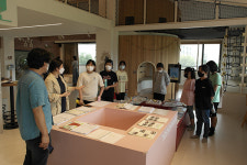 선생님과 학부모들이 힘을 합쳐 공간을 바꾸자고 했어요