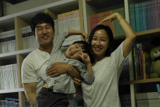 집안에서 자연스럽게 책을 읽게 만드는 분위기 조성