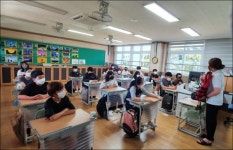 적십자사, 수원초등학교 학생 대상 생존 수영 교육