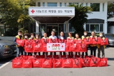 블랙야크 강태선나눔재단 어버이날 기념 효(孝 )박스 200세트 전달