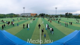 비날씨도 막지 못한 슛돌이들의 축구 열정 이 정도쯤이야