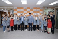 제주특별자치도의회 김경학 의장, 아라종합사회복지관 경로식당 배식봉사