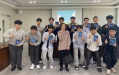 꾸준한 독서와 체험으로 시 쓰기 도전을