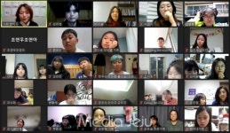 독서로 온가족이 행복을 느껴요··· 온가족 맛있는 책읽기