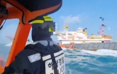 끊이지 않는 중국어선 불법조업··· 주말 사이 3척 나포