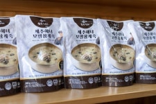 제주 토종 가정간편식 보말삼계죽 일본 시장 첫 진출