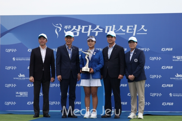 윤이나, 제주 삼다수 마스터스 대회에서 부활의 신호탄!