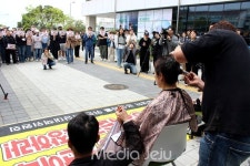 "미래융합대학 정상화하라" 존폐 논란 격화에 삭발식 나선 교수들