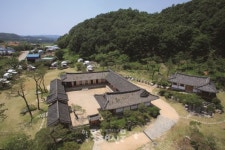 한옥 호텔, 한옥 민박, 명품 고택…한옥 체험숙박업 전성시대 (2)