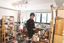 우드 카빙으로 살림 도구 깎으며 얻게 되는 마음의 평화-평범한 일상을 나무로 전환하는 목공방 어제의 나무