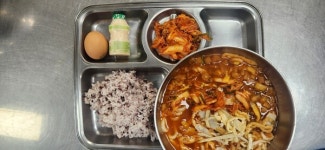 푸드컬쳐랩, CU편의점서 100만 개 팔린 김치우동 노숙인에게 기부