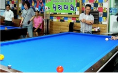 담배 연기 없는 당구장…가족·연인도 함께 즐기자