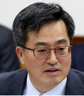 한국의 김동연 지사, 미국 방문 중 관세 협상 논의 진행 중