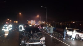 살얼음판 결빙 도로에서 미끄러지면서 화물차 등 11중 추돌