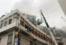 발화 지점은 4층 입구  vs 계단 배전반