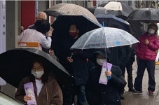 [내일 날씨] 휴일 전국 흐림, 강한 바람에 체감온도는 떨어져