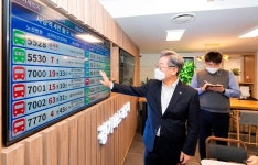 이재명 지사, 사당역 경기버스라운지 현장 점검…광역버스 이용객 위한 새로운 쉼터