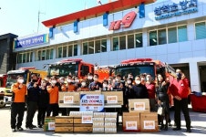 BBQ, 패밀리와 함께 모은 성금 1200만원 삼척시청에 전달