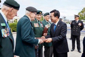 김동연, 캐나다 BC주 첫 방문...양 지역 교류관계 단단 