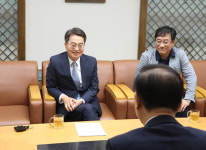 김동연 지사, 경기남부광역철도·SRT북부 연장 등 4대 현안 협력 요청…김윤덕 장관 꼭 살펴보겠다 화답