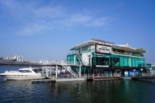 이디야커피, 잠원한강공원 로얄마리나 한강점 오픈…  통창 너머 요트·한강뷰 선보여