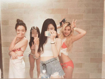 김주나, 주황색 비키니 입고 늘씬한 몸매 자랑… '귀여움+섹시함' 다양한 매력